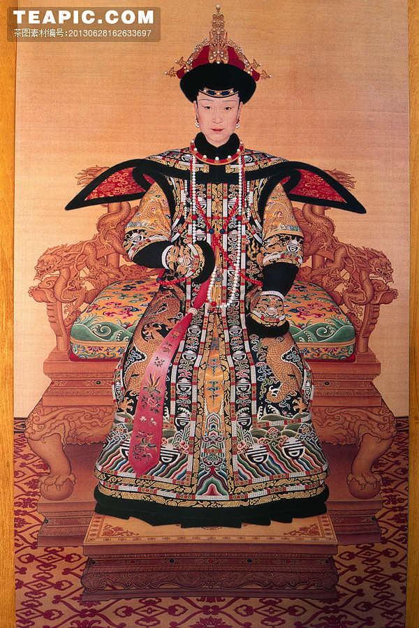 清乾隆帝之孝贤纯皇后朝服画像