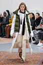 Sacai Fall 2019 Menswear Fashion Show : The complete Sacai Fall 2019 Menswear fashion show now on Vogue Runway.