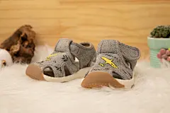 灰色帆布凉鞋童鞋儿童用品摄影图