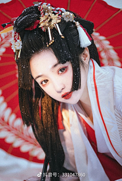 AGQi采集到古装/皇帝/妃嫔/仙人/拜师
