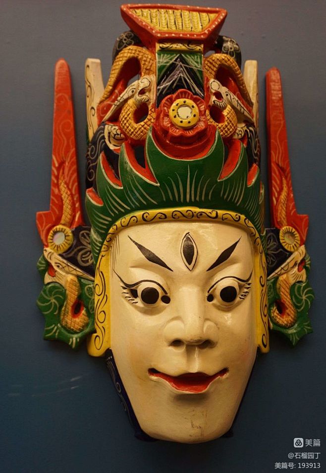 来自贵州的“傩魂神韵——中国傩戏傩面具艺术展”在镇江博物馆展出。-花瓣网