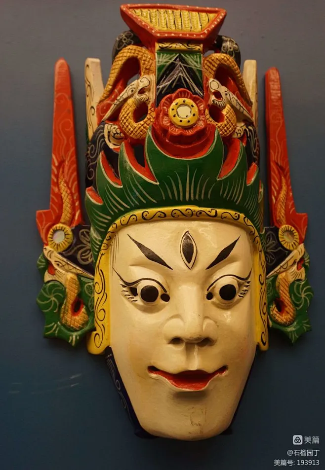 来自贵州的“傩魂神韵——中国傩戏傩面具艺术展”在镇江博物馆展出。-花瓣网