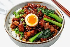 家常菜卤肉饭便当