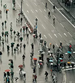 伞,巴塞罗那,人,航拍视角,沥青,汽车,交通,想法,分界线,行人