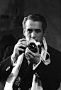保罗·纽曼 Paul Newman 图片
保罗·纽曼 Paul Newman（1925-01-26至2008-09-26）美国著名演员、赛车选手、慈善家，戛纳影展、金球奖、艾美奖最佳演员奖，奥斯卡终身成就奖及1986年以电影《金钱本色》赢得奥斯卡最佳男主角奖。保罗·纽曼在 2008年9月26日因癌症去世，终年83岁。