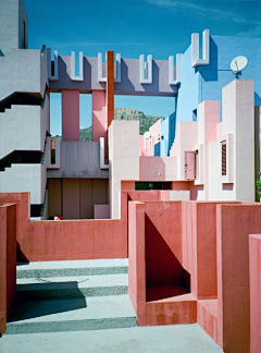 QGR6PyWd采集到La Muralla Roja