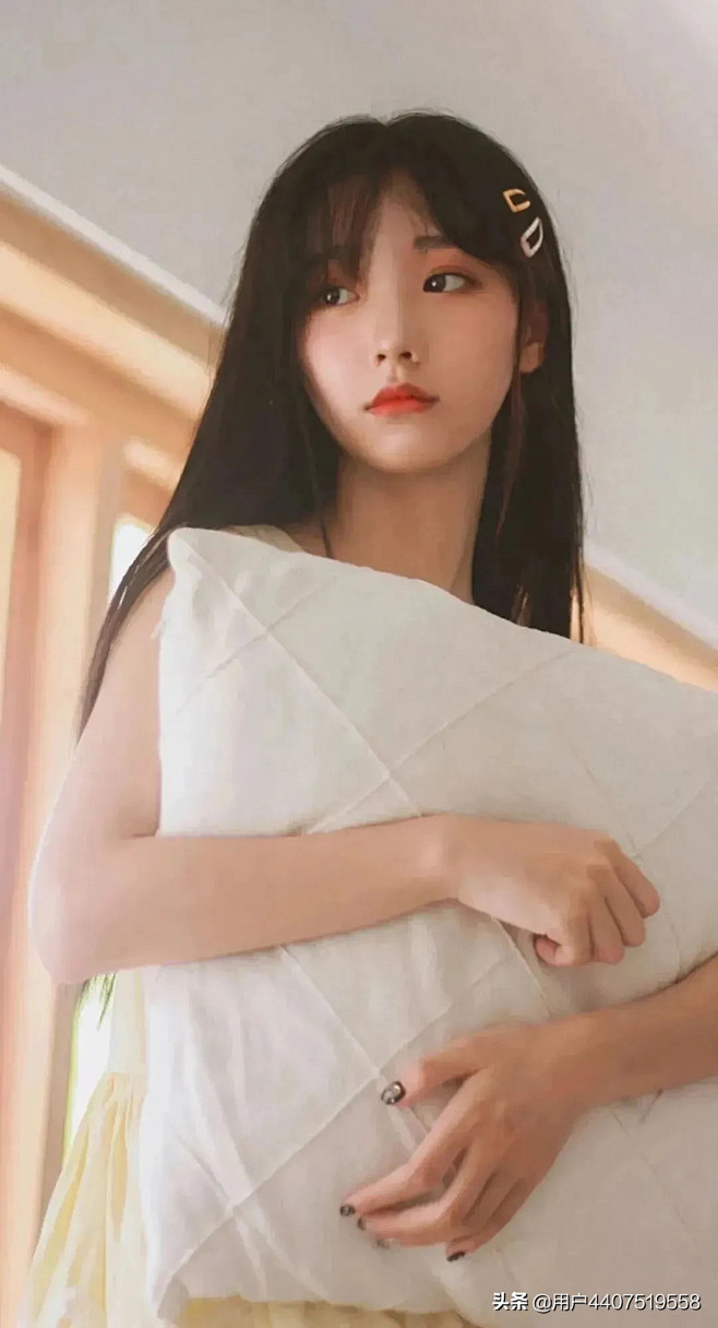 青春就像一束光，划过记忆的天空……