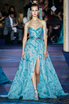 听…采集到 Zuhair Murad