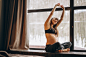 mujer-embarazada-practicando-yoga_1303-12888.jpg (1380×920)