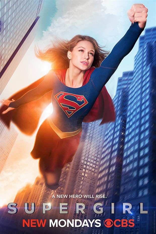 《女超人》发布新预告 卡拉扒衣现超人战袍...