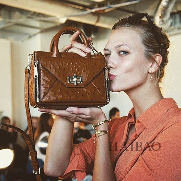 卡莉·克劳斯 (Karlie Kloss...
