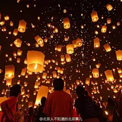 2017年了！！新年快乐！默默在心里许个愿，然后转发这些孔明灯，梦想一定会全部实现！也愿见到这些孔明灯的人2017年一切顺利