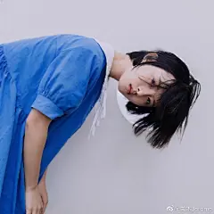 #美照盒子#
Rainy Blue

摄影：@关木Jerome
出镜：@Haruka月岛雯 ​​​​