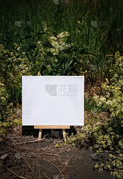 白色空白模型模板海报油画
