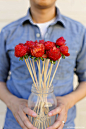 草莓花DIY。来自：婚礼时光——关注婚礼的一切，分享最美好的时光。#草莓DIY#