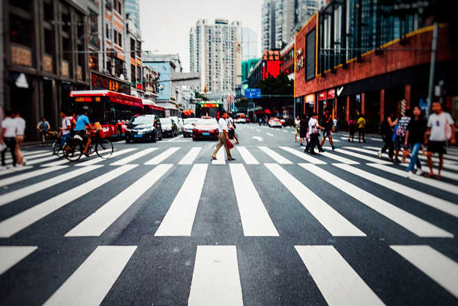 是阿兰啊从故事外的人啊转采于2020-05-19 17:40:35马路建筑,场景