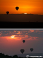 [肯尼亞] 肯尼亞旅遊局官方微博 ： #肯尼亚旅游#【热气球之旅】乘热气球一般在清晨，在日出前赶到草原，升到空中等待日出。