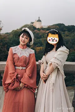 (75 封私信 / 48 条消息) 你见过穿汉服最好看的人是什么样子？ - 知乎 : 中国女漫画家夏达。初中时看她长这样，结果现在还是这样看见题主提名放的图就是达叔哈哈童颜～  多图预警…