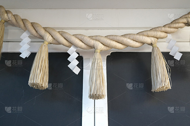Shimenawa或神圣的稻草绳或神圣的...