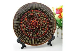 秘鲁手绘艺术摆盘，秘鲁当地手工作品，质朴和原生态风格，做工很细，不是每只都一样。大地色泽绘制的印加图腾摆盘，象征生命之循坏，能够带来源源不断的能量和好运。材料：陶  http://www.ataw-art.com/gift.aspx?ID=2025