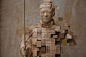 台湾艺术家韩旭东（Hsu Tung Han）的木雕作品。立体化的“故障艺术”。