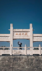 摄影师远离，侧身显瘦