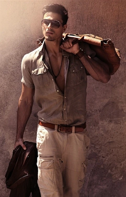 穿衣搭配内的花瓣采集图片-独自迷藏