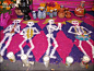 墨西哥亡灵节:“骷髅”满街跑(组图)