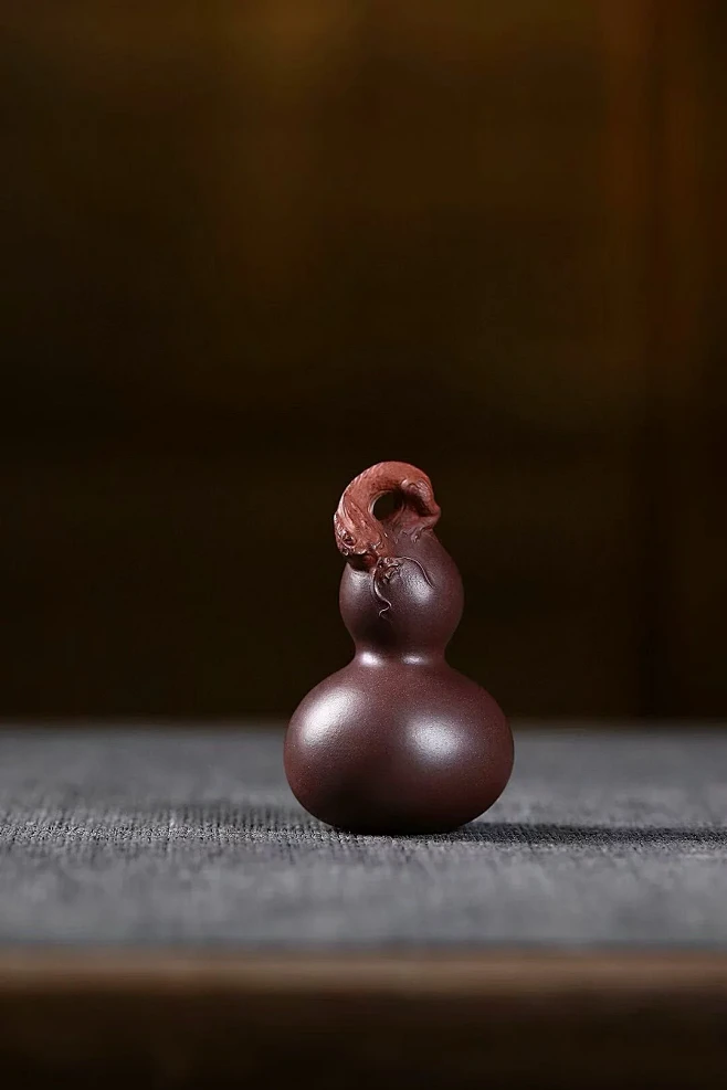 精品茶宠～ 作品名称：葫芦 泥料：老紫泥...