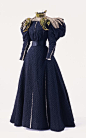 服装｜白天最后刷一组，1890左右的。
既带有维多利亚末期特征，又逐渐向爱德华时期过渡变化，袖型可见一斑。很有意思的。
相册传送：O网页链接