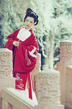 万爱姐采集到传统服装