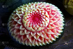 融合了泰国文化，这里展示了泰国手工艺文化