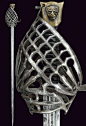 #绘画参考# 笼手剑（Basket-hilted sword）是近代欧洲早期出现的供军队使用的，有着比一般供平民使用的护手刺剑更复杂的护手结构 ...