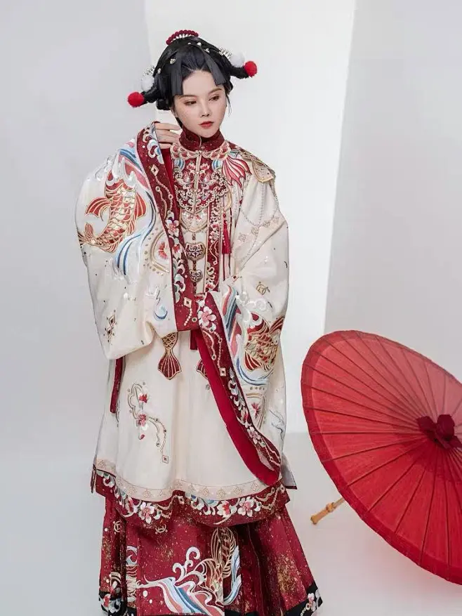 涂七七锦鲤少女明制重工刺绣长衫织金马面云肩汉服女中国风秋冬款-淘宝网-花瓣网