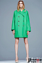 在近日推出的2014早秋系列中，我们看到了品牌创始人Gianni Versace所推崇的复古大女人形象。http://www.pinpai37.com/lady/nvzhuang/
