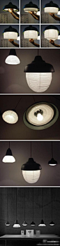 #灵感发挥#【纸质吊灯】由kimu design studio设计的’new old light’将中西文化合并一体。这个吊灯系列结合了简洁的木灯罩和传统纸灯笼——这种纸灯笼在日本和中国中很常见。根据使用者对照明度的需要，吊灯灯罩可以自由伸缩。