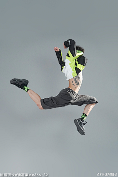 庸庸碌碌爬某人采集到速写素材