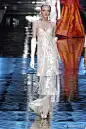 #服装设计# Valentino 2008 S/S Haute Couture 设计大师的收山之作，秀场布置在巴黎的罗丹美术馆，绝对奢华精美的 ...