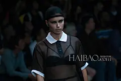 海报现场报道2015春夏巴黎男装周：纪梵希 (Givenchy) 秀场直升机“霸气侧漏”，街头艺术的蓬勃朝气！_纪梵希男装