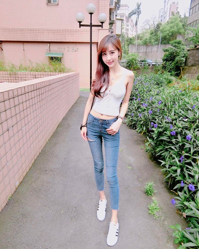 台湾美女空姐高钰雯甜美私房照(28)