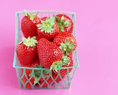 秀色可餐草莓壁纸桌面壁纸4
