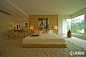 卧室现代棕色橙色现代卧室吊顶地毯床白LOFT复式样板间海景优雅