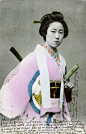 女武芸者（Onna-bugeisha）指的是属于日本封建贵族的一种女武者。武士家族训练他们的女儿，与武士并肩作战，保卫家族和荣誉、协助主人扩大领土。早在著名的武士阶级出现前，日本战士就训练有素，挥舞着剑和矛，女人精通薙刀、怀剑和短刀术。战争中参与战斗的女性很多，通常与男武士在一起。统计表明战 ​​​​...展开全文c