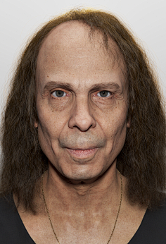 comportrait of ronnie james dio, roger magrini :.