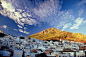 舍夫沙万 (Chefchaouen) ，位于摩洛哥东北部，是一个美丽的山城。