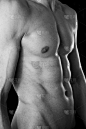 躯干,瘦弱,健美身材,男人,无上装,垂直画幅,男子气概,美人,腹腔,人类肌肉