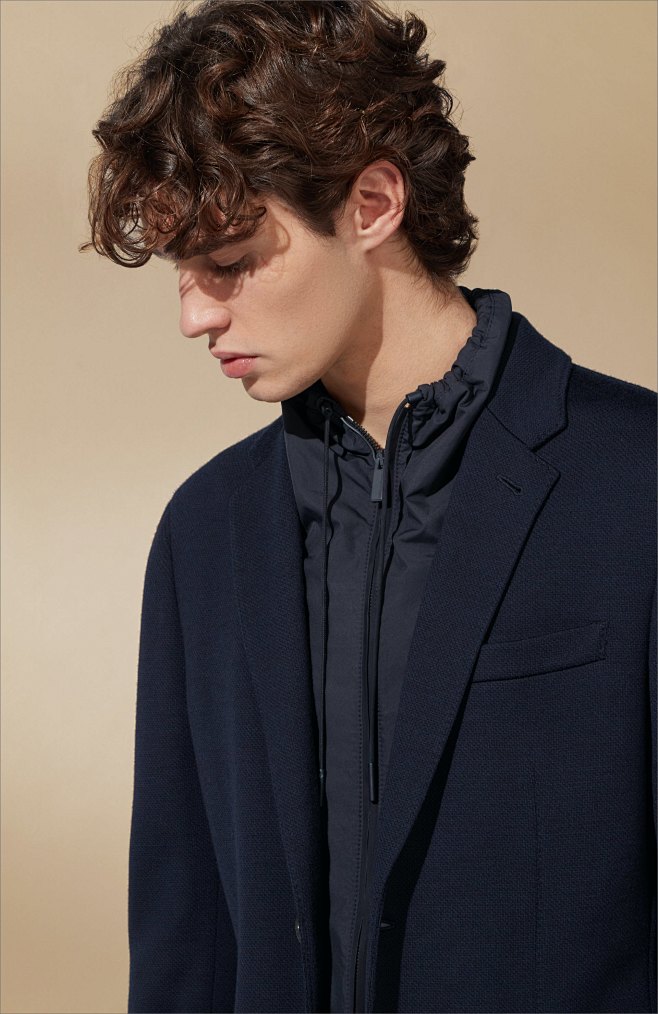 易于收纳和穿戴的量身订制经典款 | zegna