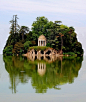 Island, Daumesnil Lake, Paris, France