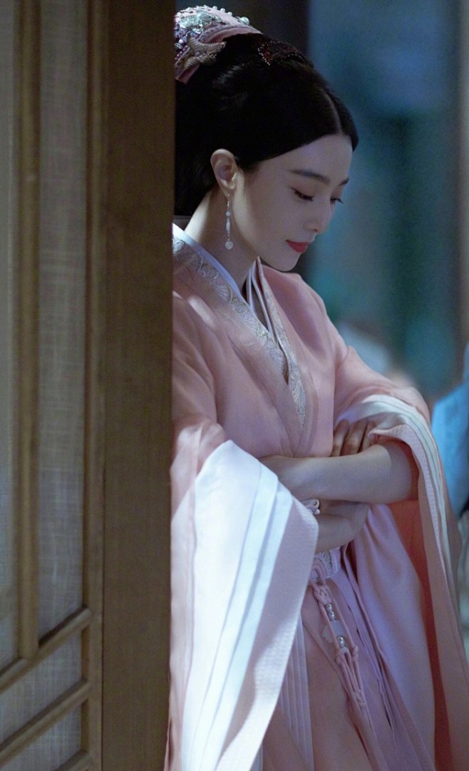 17:21:25范冰冰 巴清传一哭一笑一回眸——影视剧迪小仙的酸奶疙瘩该