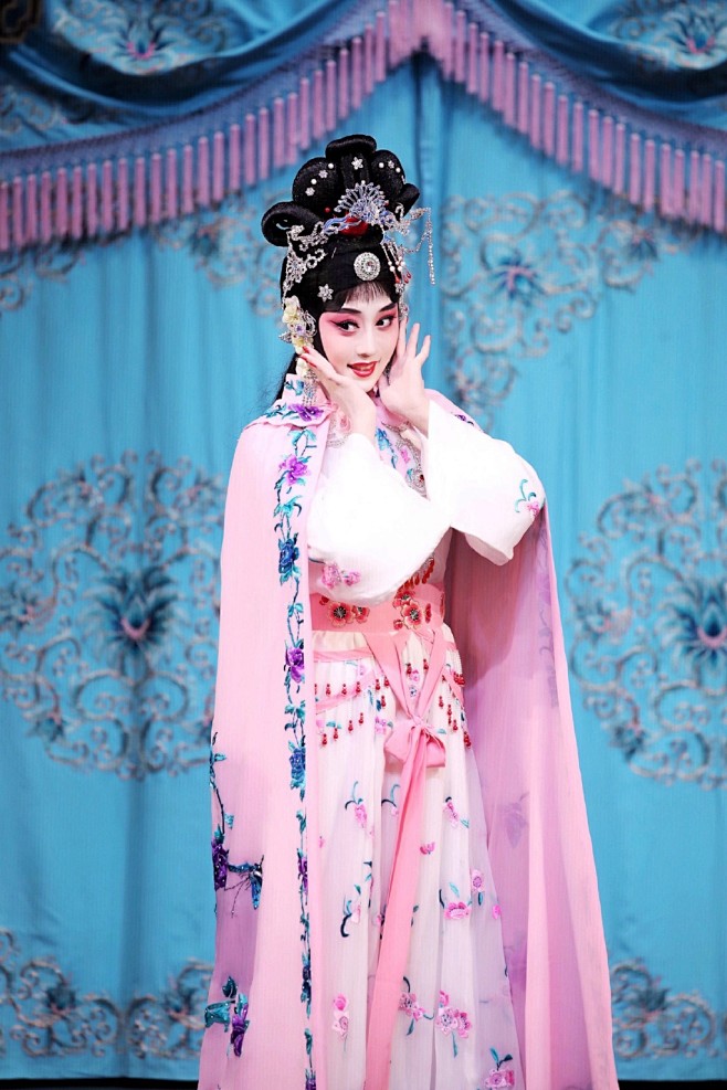 优秀青年京剧花旦演员王梦婷主演京剧霍小玉北京京剧院